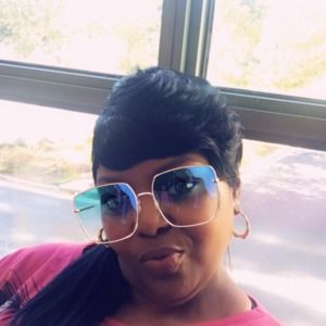 Meet your Posher, Yolanda